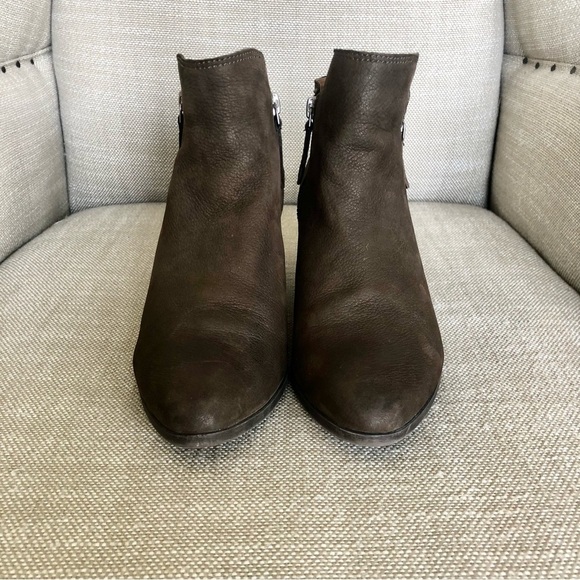 Frye Judith Zipper Booties in Dark Brown Leather Size 6 - Picture 2 of 9
